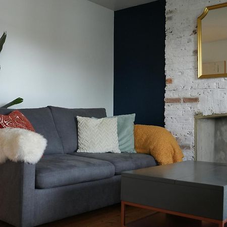 Stylish-Brockley-Entire Place Apartment Лондон Екстериор снимка