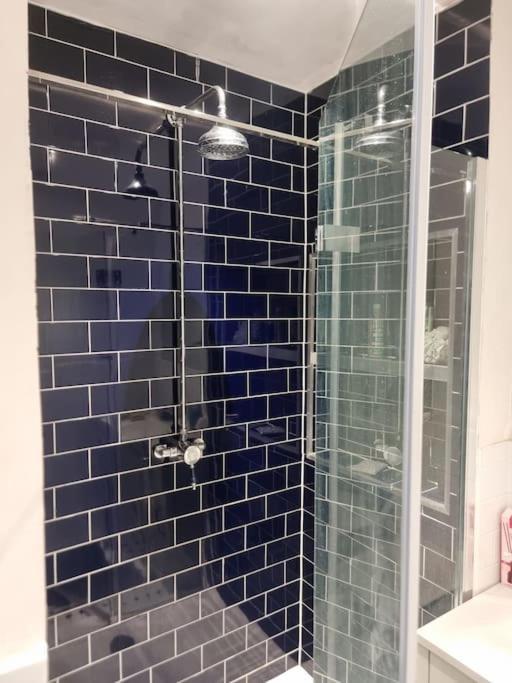 Stylish-Brockley-Entire Place Apartment Лондон Екстериор снимка