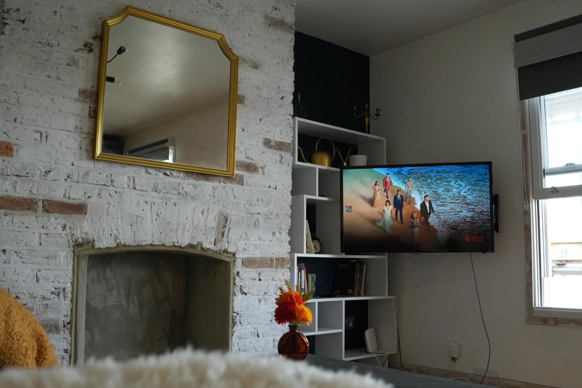 Stylish-Brockley-Entire Place Apartment Лондон Екстериор снимка