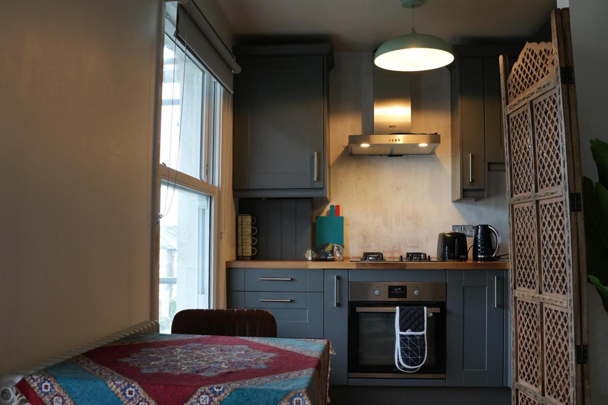 Stylish-Brockley-Entire Place Apartment Лондон Екстериор снимка