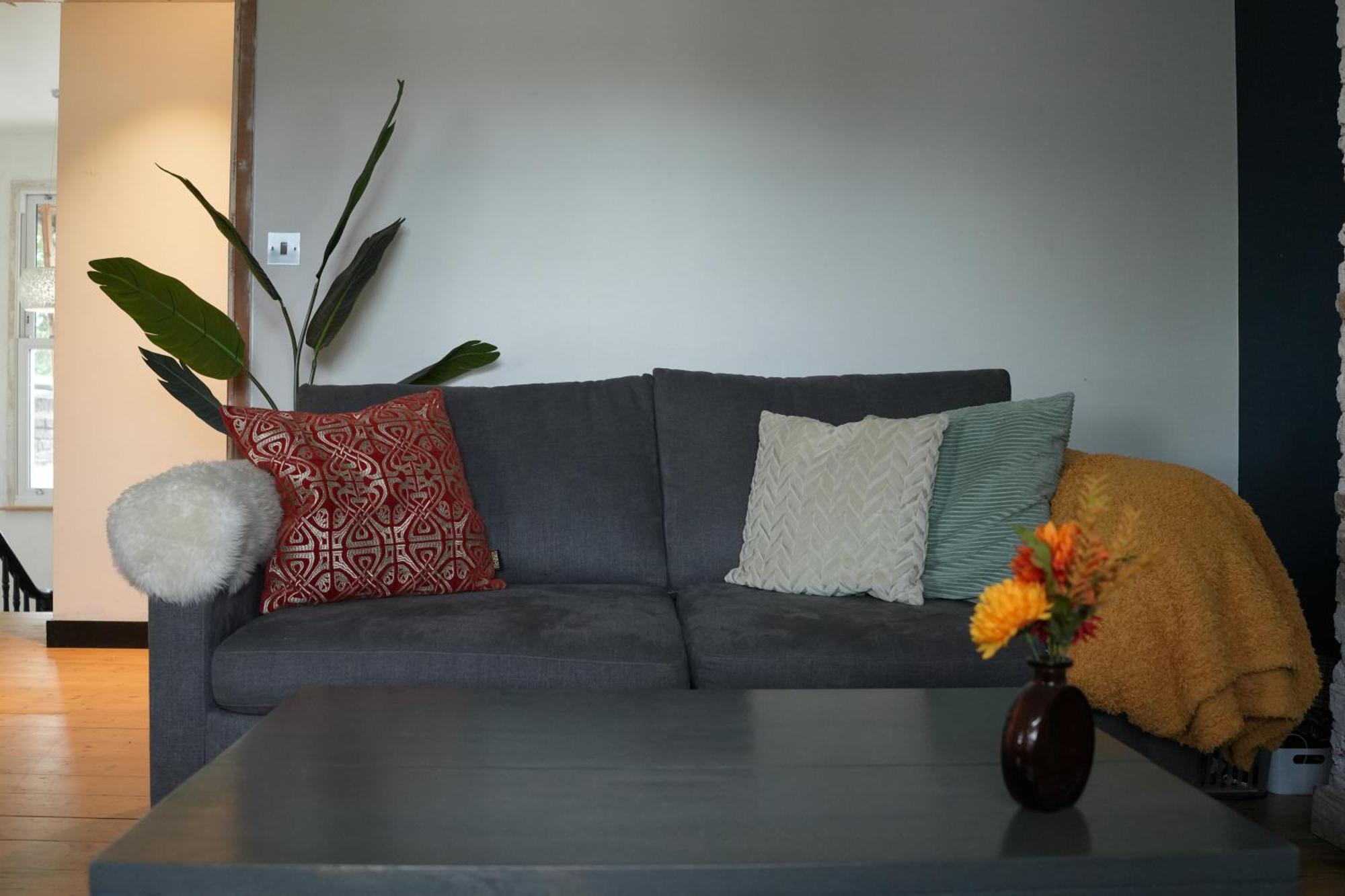 Stylish-Brockley-Entire Place Apartment Лондон Екстериор снимка