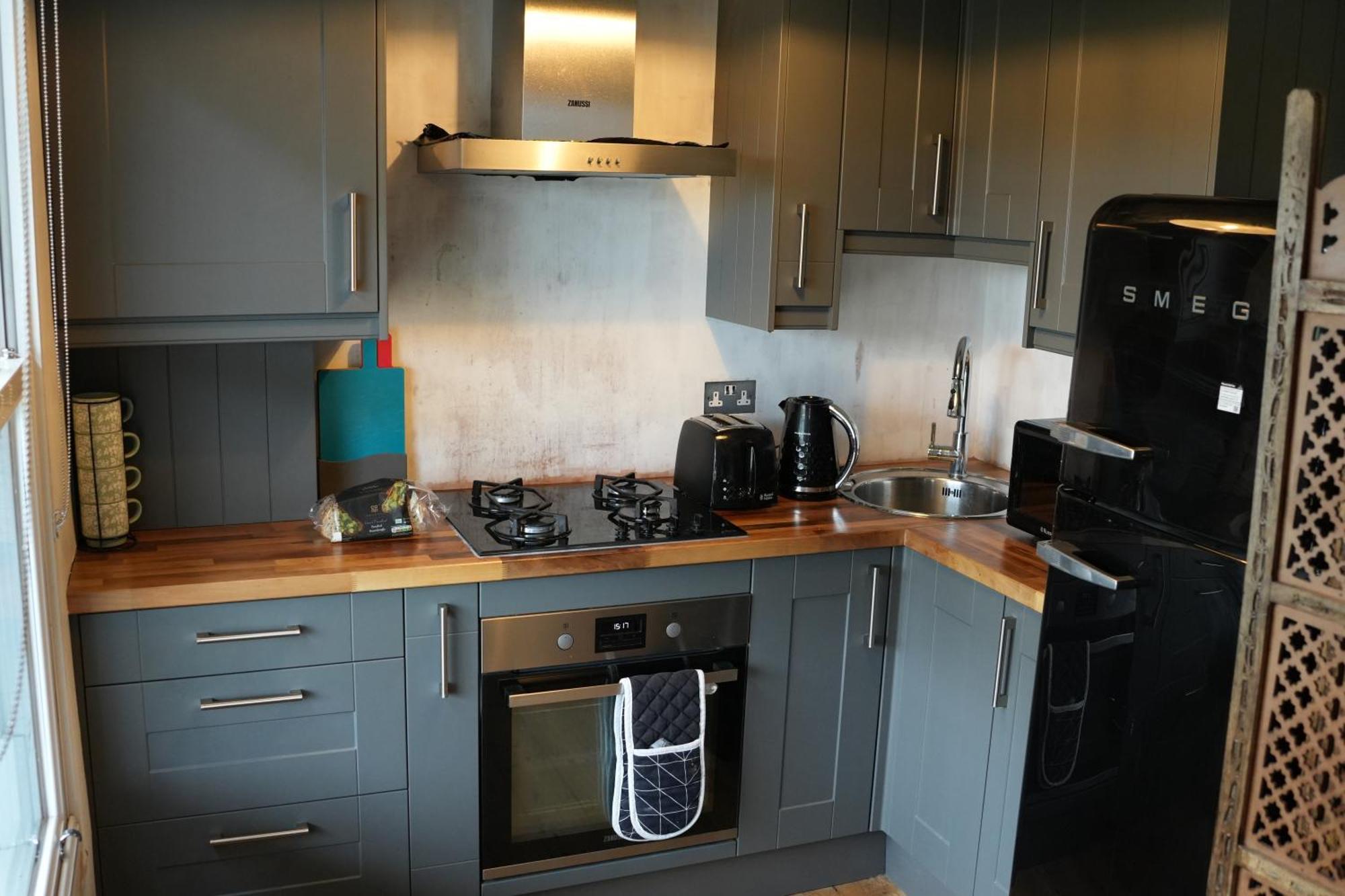 Stylish-Brockley-Entire Place Apartment Лондон Екстериор снимка